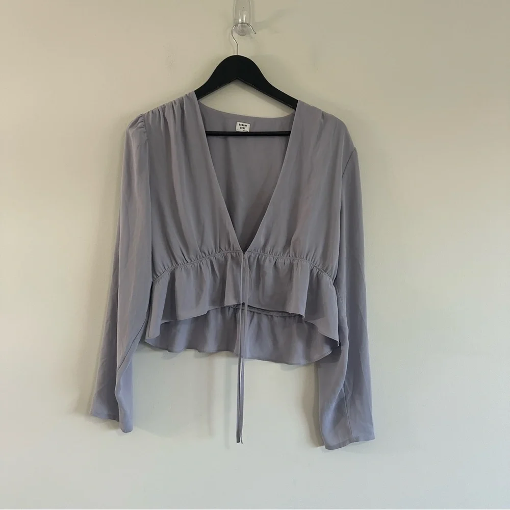 Sunday Best Kimberly Tie Front Blouse Large Lilac Grey NWT Aritzia - Picture 2 of 10